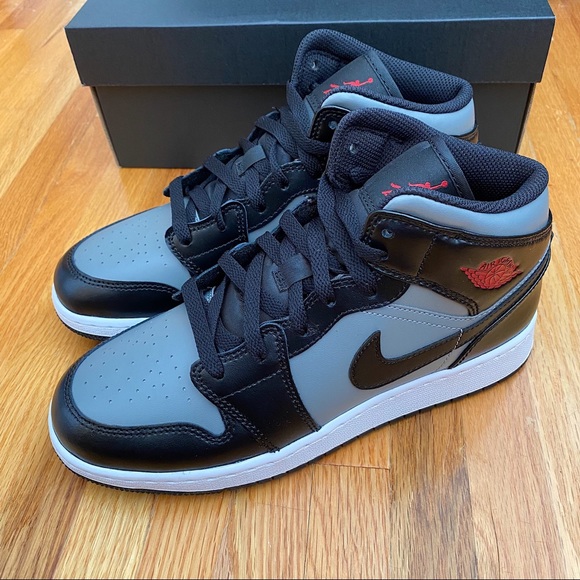 Air Jordan 1 Mid Women’s Sneakers - Picture 2 of 12